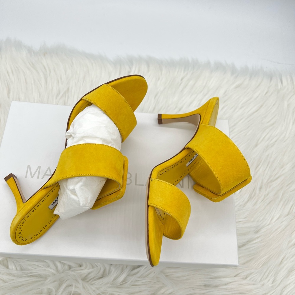 Manolo Blahnik | Gable Suede Buckle Mules - Picture 9 of 15